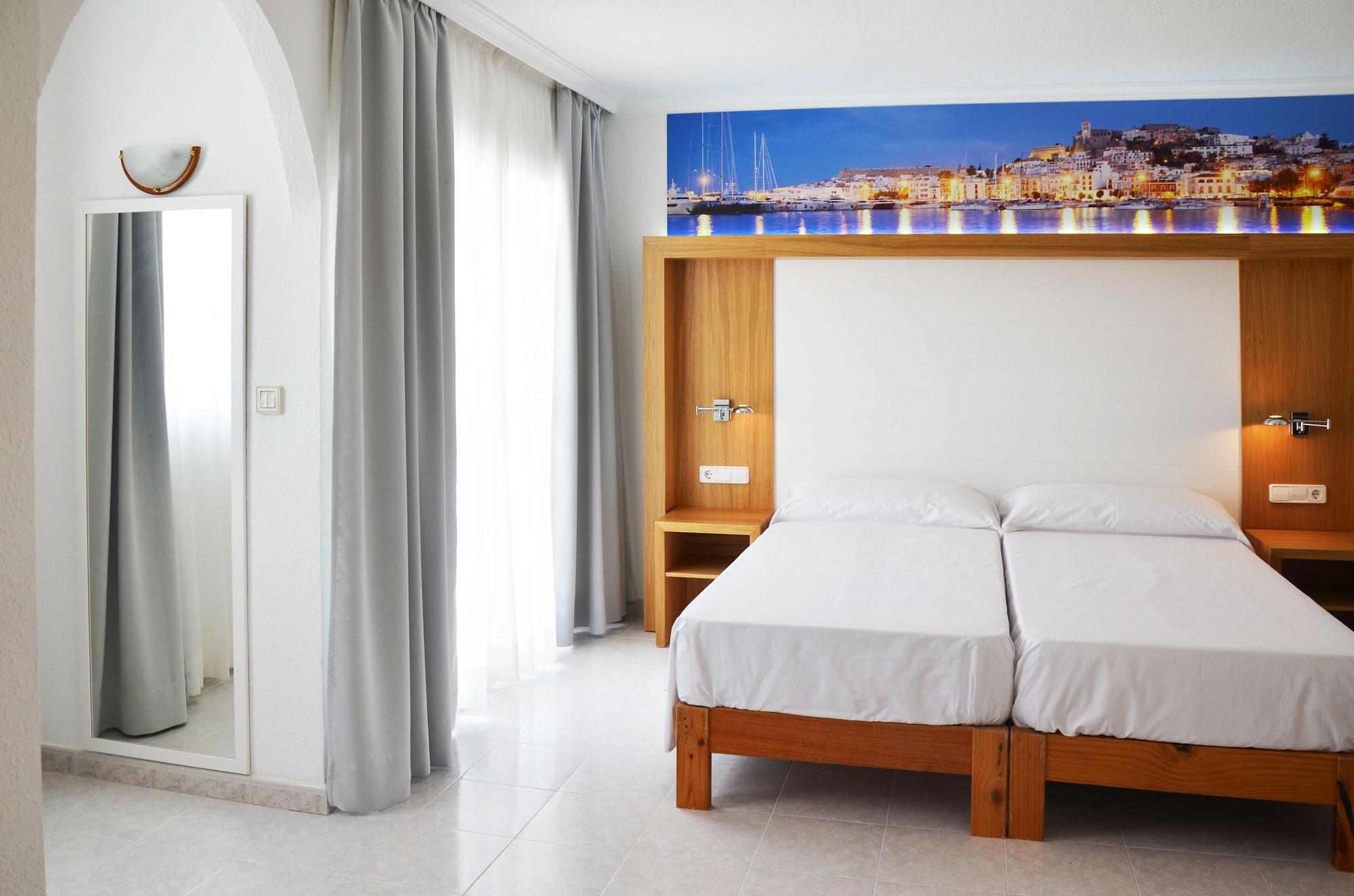 Hotel Apartamentos Vibra San Marino Sant Antoni de Portmany Dış mekan fotoğraf