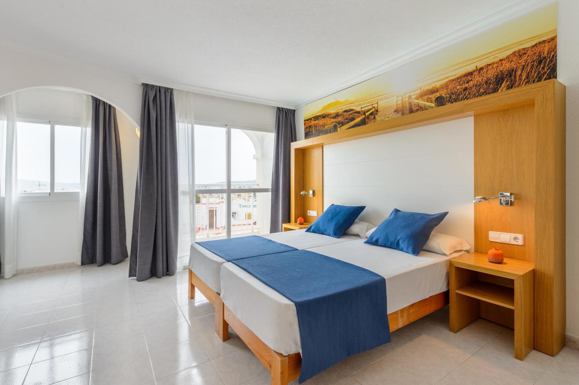 Hotel Apartamentos Vibra San Marino Sant Antoni de Portmany Dış mekan fotoğraf