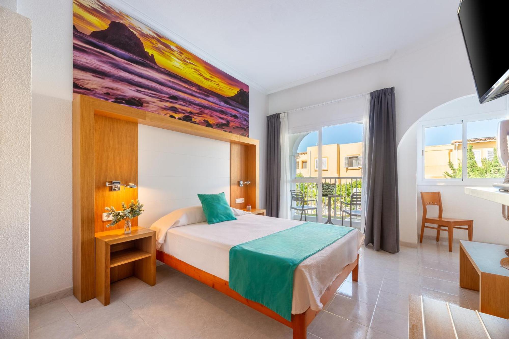 Hotel Apartamentos Vibra San Marino Sant Antoni de Portmany Dış mekan fotoğraf